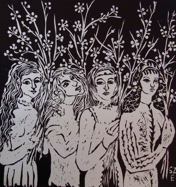 Tavaszi tánc. A képen négy lány látható tavaszi ágakkal kezükben. 